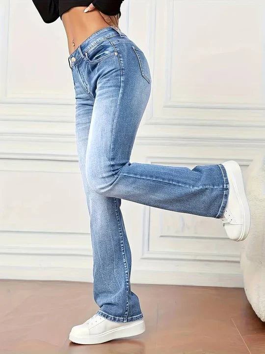 Ausgestellte jeans im vintage-look mit stretch