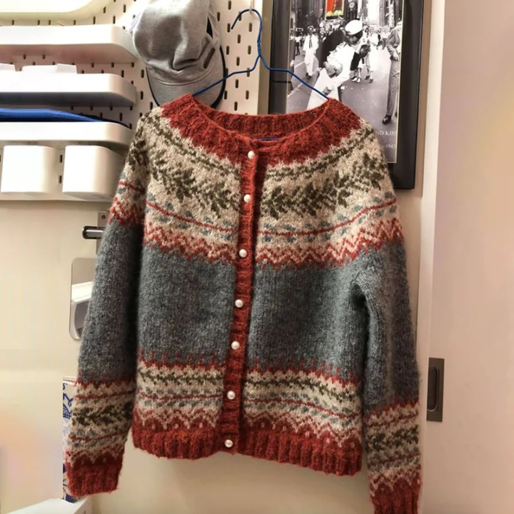 Ava – bequemer pullover mit knöpfen